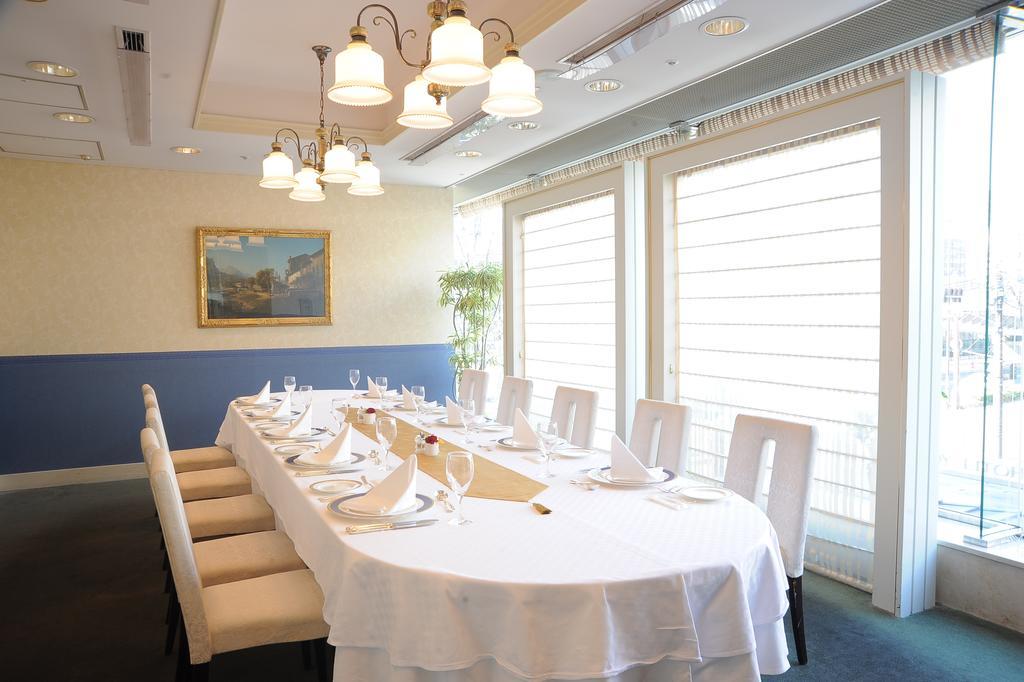Hotel Yokohama Garden Bagian luar foto