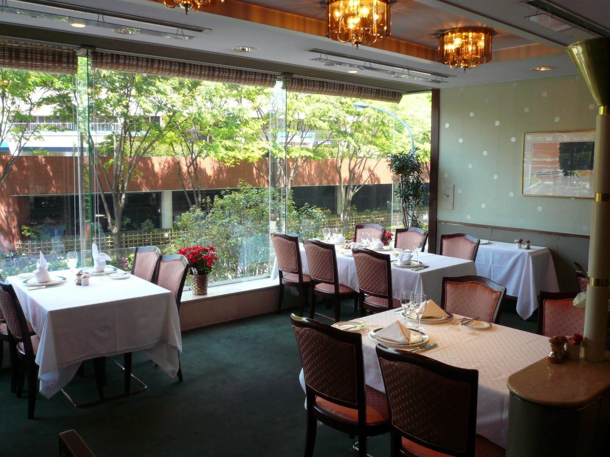Hotel Yokohama Garden Bagian luar foto