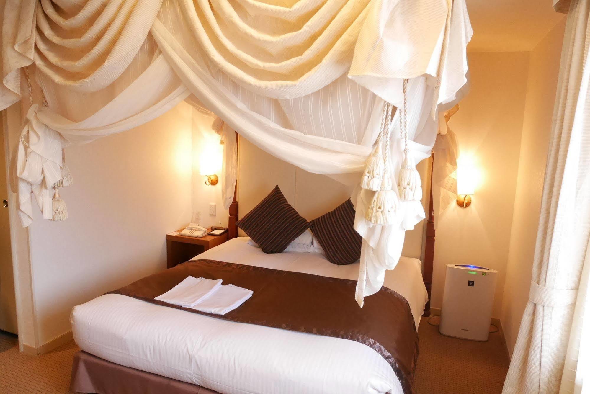 Hotel Yokohama Garden Bagian luar foto