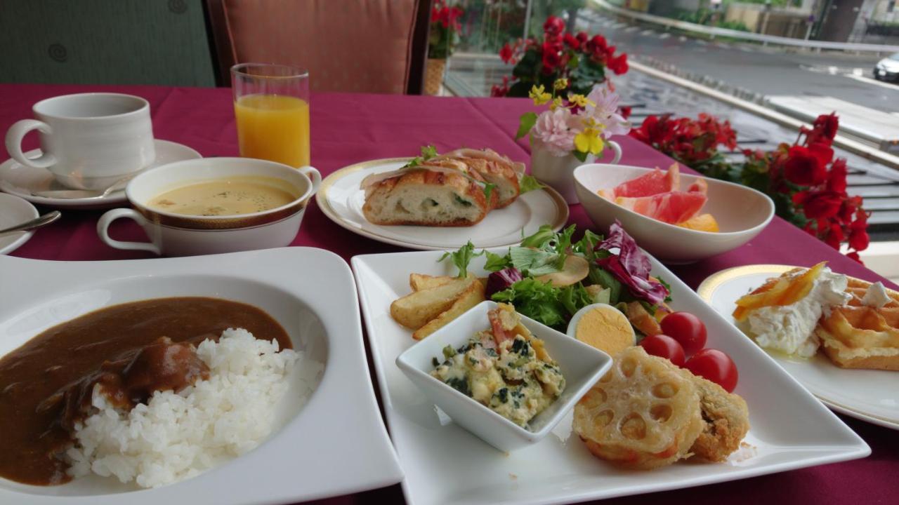 Hotel Yokohama Garden Bagian luar foto