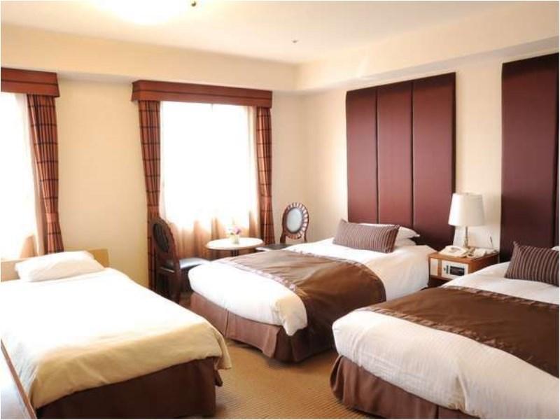 Hotel Yokohama Garden Bagian luar foto